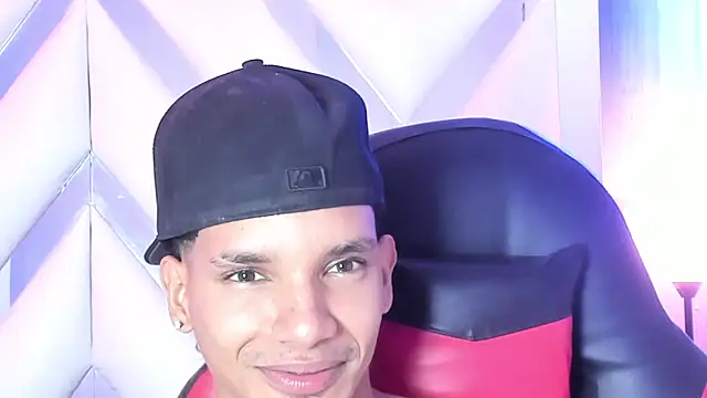 XXX chat uživo modela kai_storm77