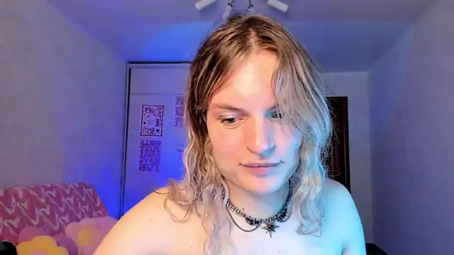 milliKira006 élő XXX-chatje