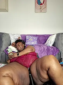 ThickianaRider's Live XXX Chat