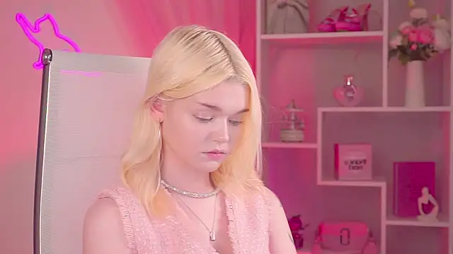 AdeleCartier – Naživo XXX chat