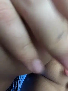 sharlot24's Live XXX Chat