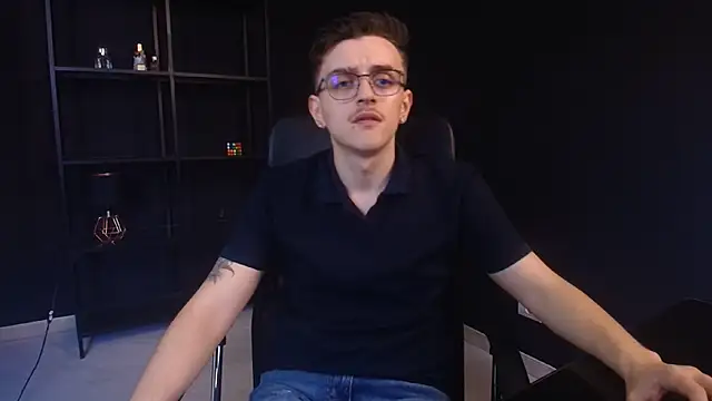 FelixStarkk: онлайн-секс-чат