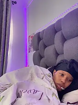 RainBougie's Live XXX Chat