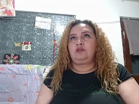 Perla1981--'s Live XXX Chat