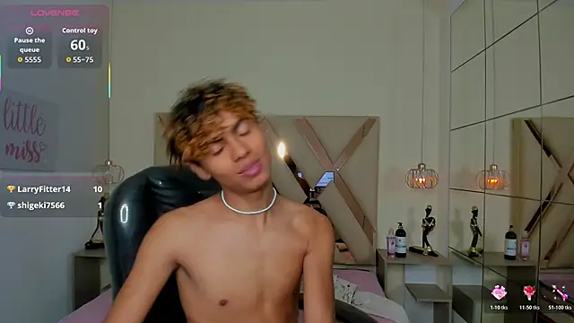 Anyelo_Twink 现场XXX聊天