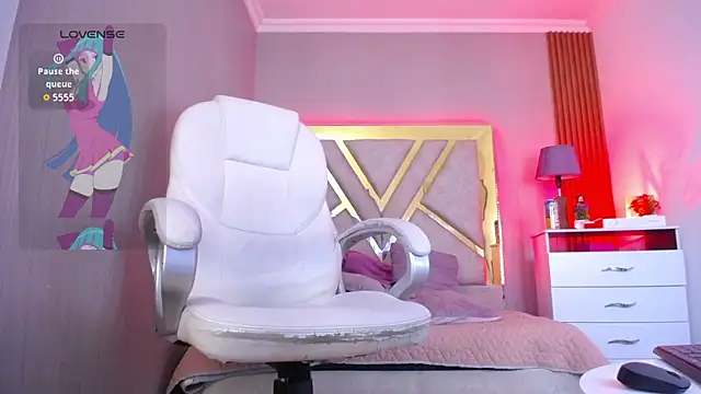 Tiffany_Valentiine Adlı Modelin Web Kamerası Şovu