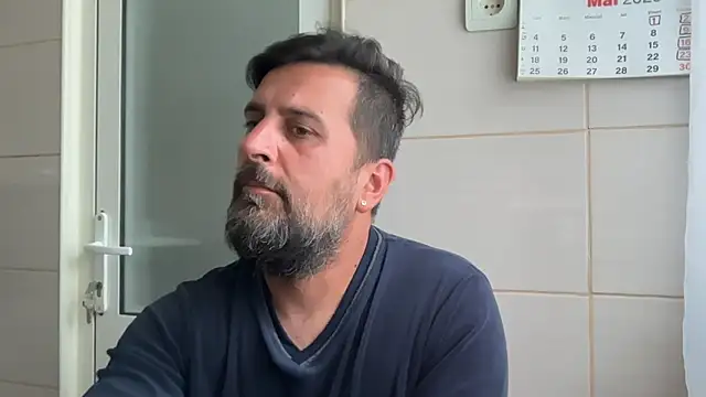 TARKAN1: διαδικτυακό σόου στην κάμερα