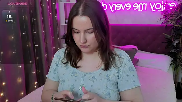 FeralPeach's Live XXX Chat