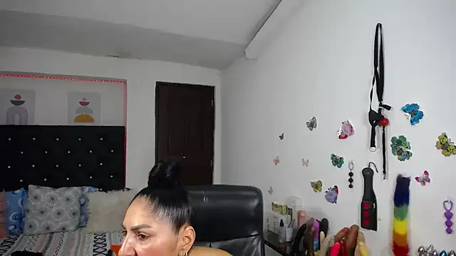 Chatroom XXX en direct de mature_bigboobs10