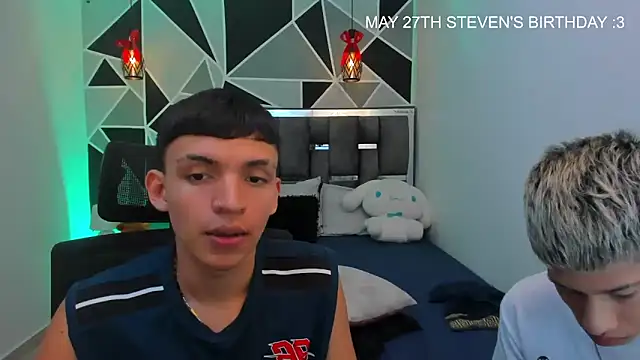Juan_Nd_Steven's Live XXX Chat
