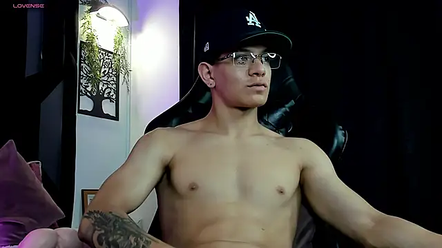 TonyPetrovjs élő XXX-chatje