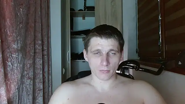 Poliglotjoe1 Show in webcam