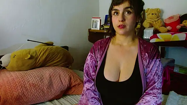Chat +18 de collette_beaufoy_ ao vivo