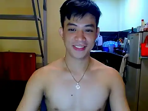 Show modela AsianCUMQUICKLY na web-kameri