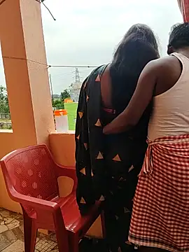 Desicouple1706 live XXX chat