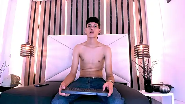 Pit_Ross Live XXX Chat