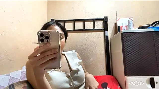 DimpleHabash Pertunjukan Webcam