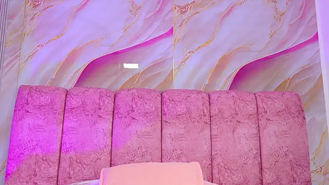 Chat +18 de emmacurvy ao vivo