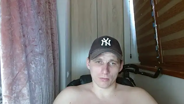 Show modela Poliglotjoe1 na web-kameri