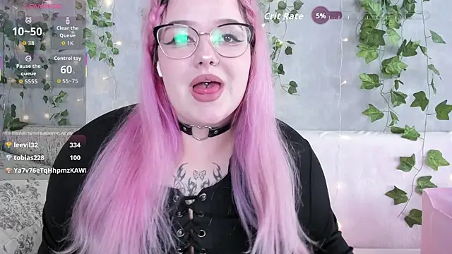 _CandyM1lky_ Show in webcam