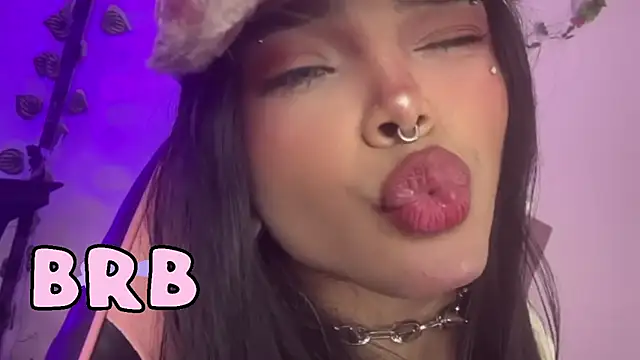 Maki_XOXO Chat XXX in diretta