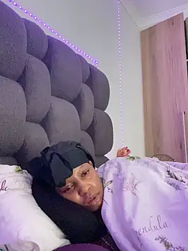RainBougie's Live XXX Chat
