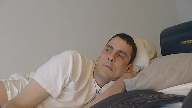 BetaGuy25 webkamerás műsora