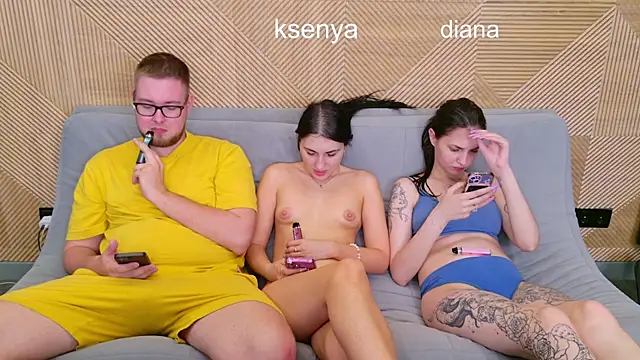 Ksenny: απευθείας συνομιλία ΧΧΧ