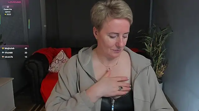 غرفة دردشة Nika_Smit المباشرة