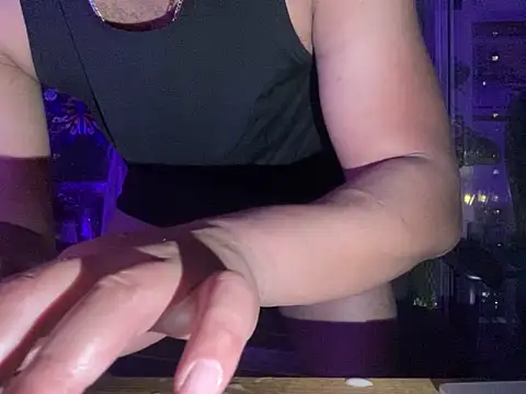 ThickDick_Daddy: διαδικτυακό σόου στην κάμερα