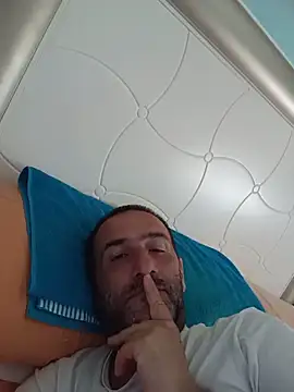 DanTrov79 Show in webcam
