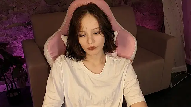 AliceJohansone's Live XXX Chat
