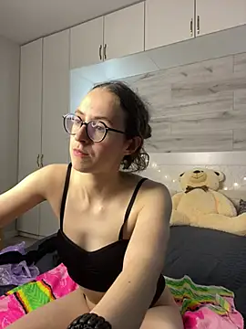 MartiniiSelenna's Live XXX Chat