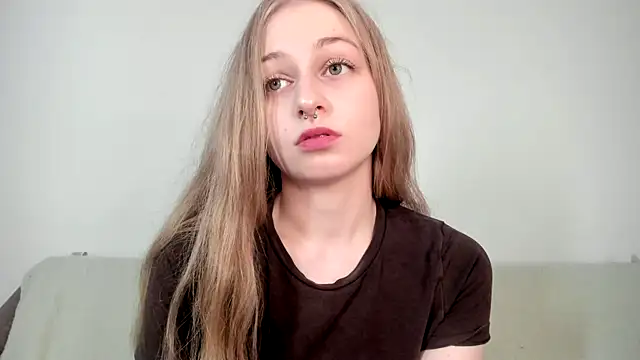 MiaMews' Live XXX Chat