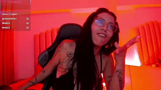Chatroom XXX en direct de elektra-San