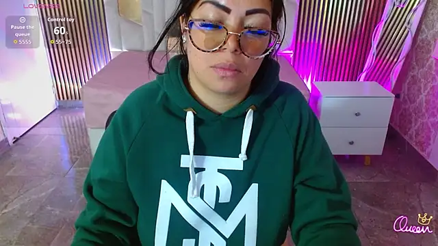 martinna_tay Chat XXX in diretta