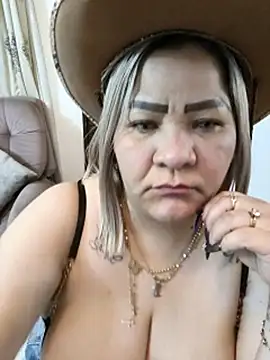 Dalessa_Bigtits: вебкам-шоу