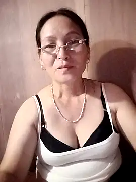 Chat +18 de Cucci07 ao vivo