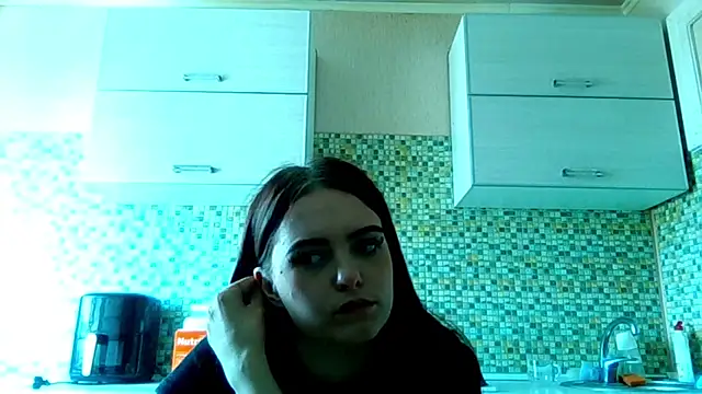 KikiAmino: απευθείας συνομιλία ΧΧΧ