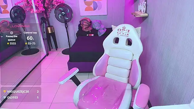 Maggy_t18's Live XXX Chat