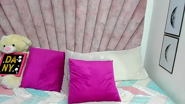 Sala de chat en directo de danibellucii_