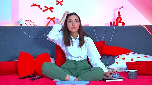 AlisaAlarie Adlı Modelin Canlı XXX Sohbeti