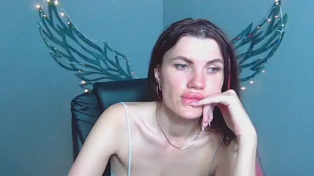 MilaLoona Chat XXX in diretta
