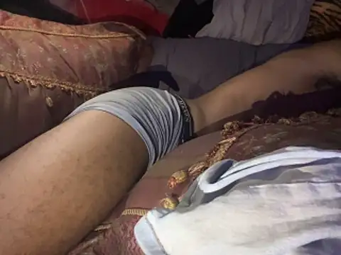 SlimeCrownzOut5's Live XXX Chat