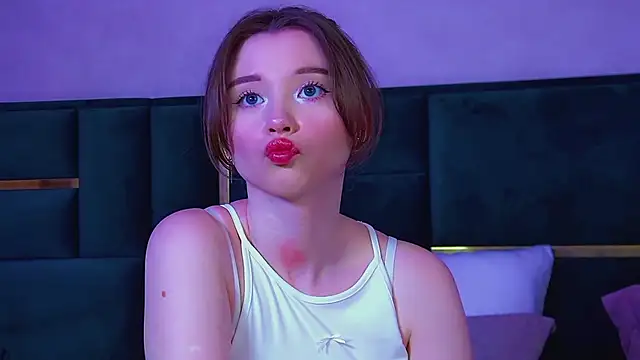 KeiraAsti's Live XXX Chat