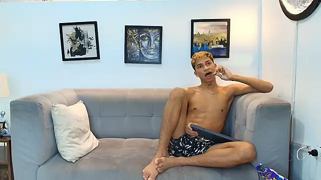 GOLD_BOYS Adlı Modelin Web Kamerası Şovu