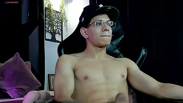 Онлайн чат XXX TonyPetrovjs