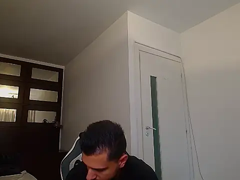 BryceReign: απευθείας συνομιλία ΧΧΧ