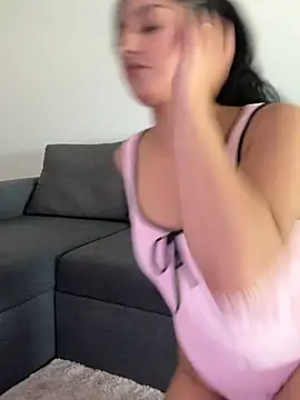 Mia_spicyy Show in webcam