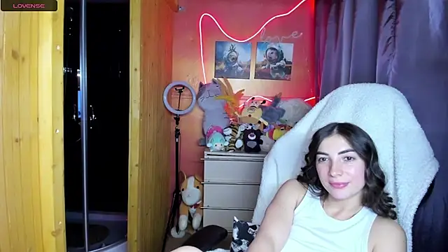 Fiery_Brunette_'s Live XXX Chat